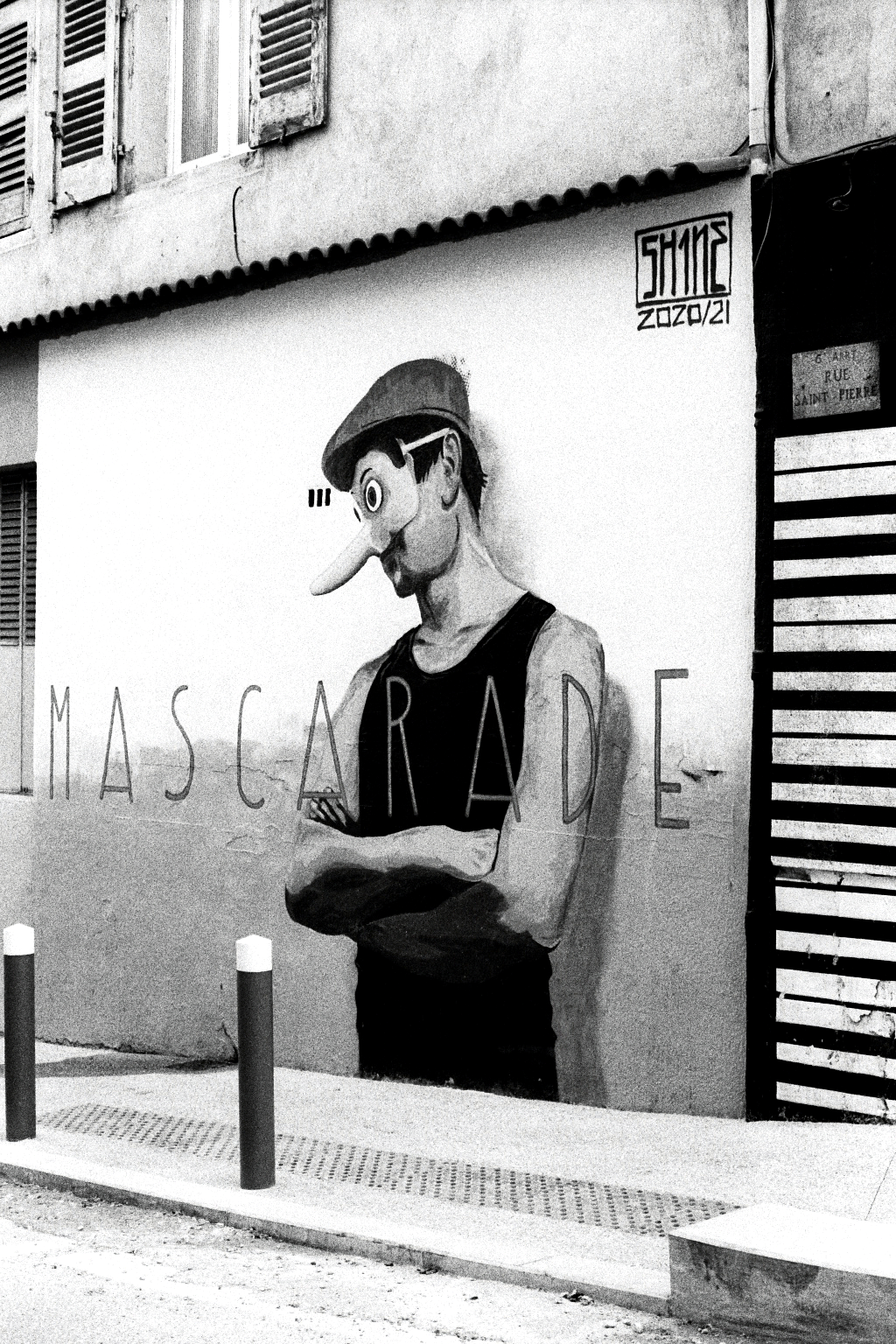 Photographie (Schwarz & Weiß) - Graffiti in Marseille (Hochformat), Marseille, Frankreich