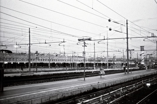 Photographie (Schwarz & Weiß) - Bahnhof Roma Termini, Rom, Italien